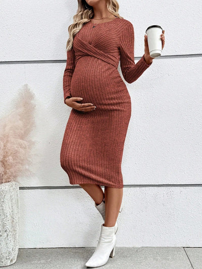 Prążkowana Sukienka Ciążowa z Wiązaniem