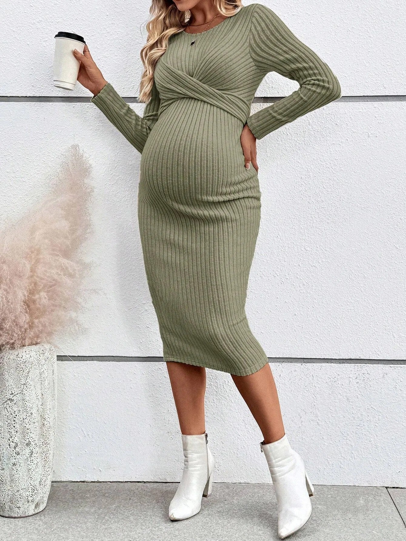 Prążkowana Sukienka Ciążowa z Wiązaniem